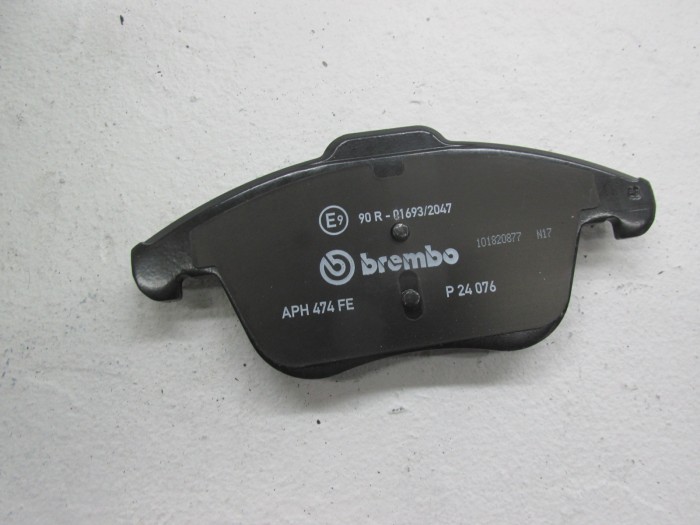 Колодки тормозные передние к-кт , S-MAX\GAL 06- 1,6-2,5 (BREMBO)