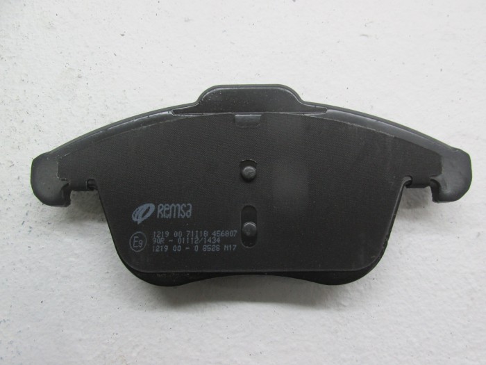 Колодки тормозные передние к-кт , S-MAX\GAL 06- 1,6-2,5 (REMSA)