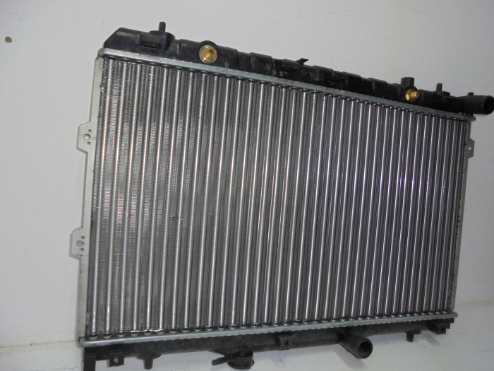 Радиатор охлаждения двигателя механика KIA CERATO 03-09