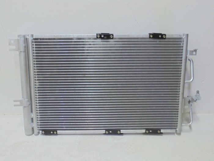 Радиатор кондиционера автомат 1.2 - 1.8 ASTRA 04-15