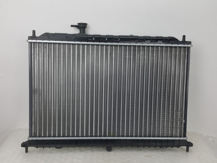 Радиатор охлаждения двигателя KIA  автомат RIO 05-11