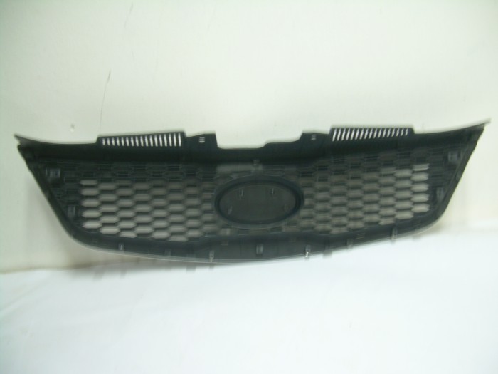 Решетка радиатора  (черная) CERATO 08-13
