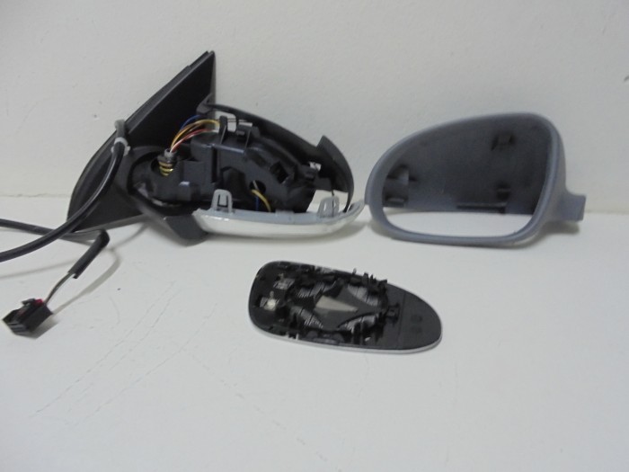 Зеркало электрическое  с обогревом, c указателем левое  VW PASSAT (B6) 05-10