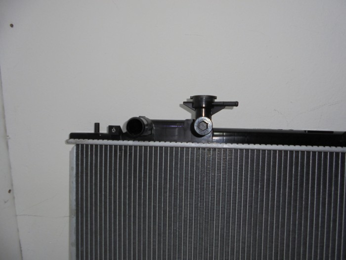 Радиатор охлаждения двигателя 2.3 автомат CX-7 06-09