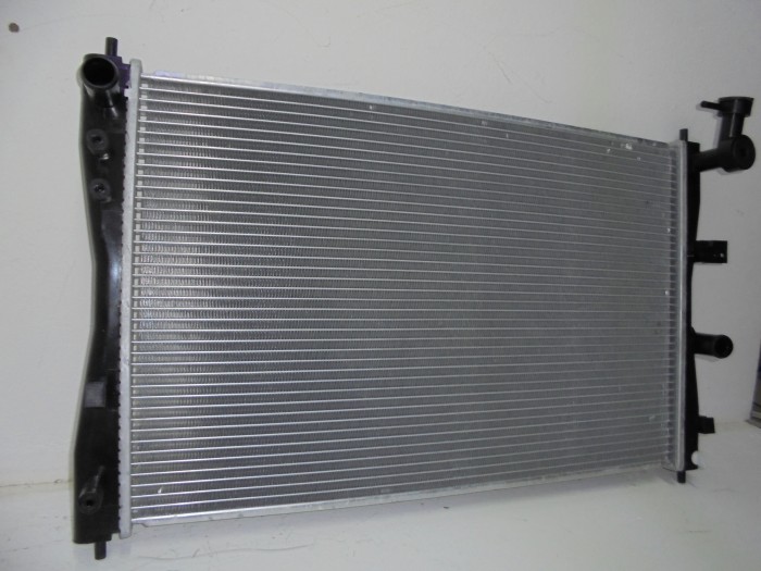 Радиатор охлаждения автомат COLT 04-12