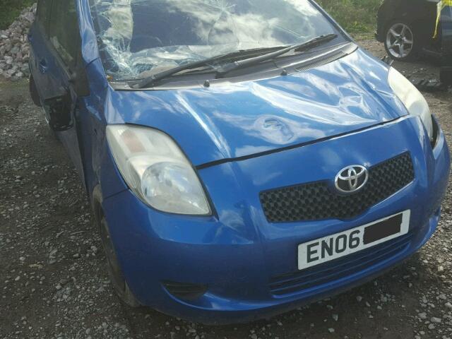 P72, Toyota Yaris 2006, 1.3, бензин, АКПП