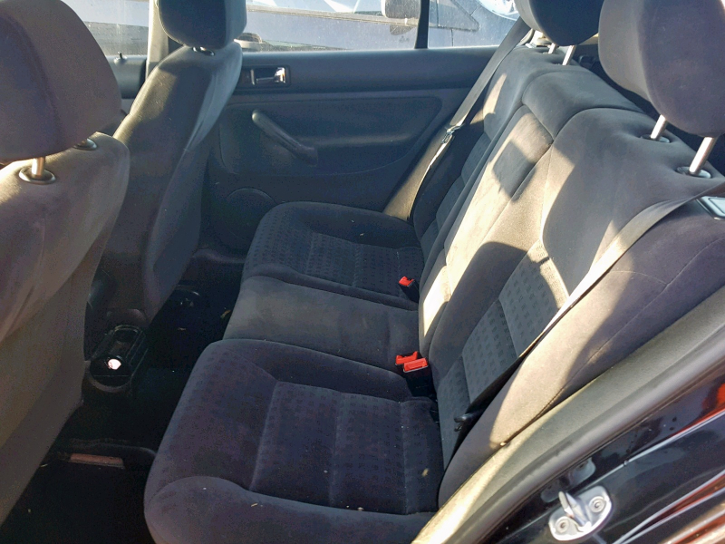 L37, VW Golf 2002, 1.6, бензин, МКПП
