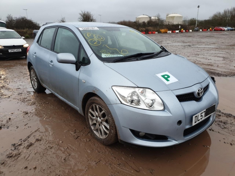 D520, Toyota Auris 2008, 1.6, бензин, МКПП