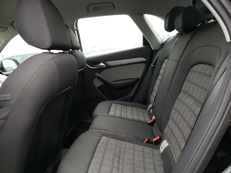 D563, Audi Q3 2012, 2.0, дизель, МКПП