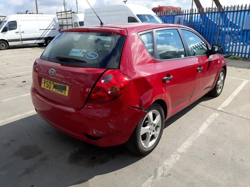 B738, Kia Ceed 2007, 1.4, бензин, МКПП