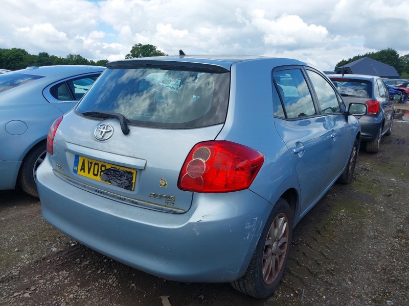 F800, Toyota Auris 2008, 1.6, бензин, МКПП