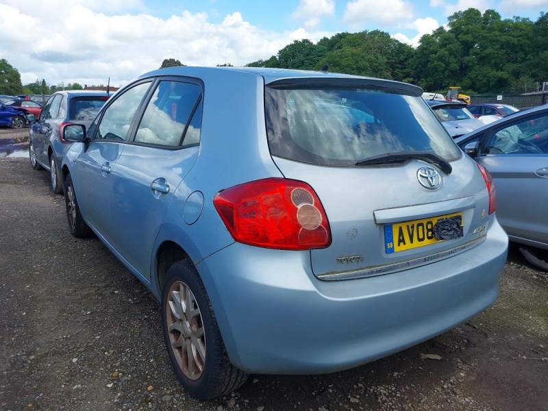 F800, Toyota Auris 2008, 1.6, бензин, МКПП