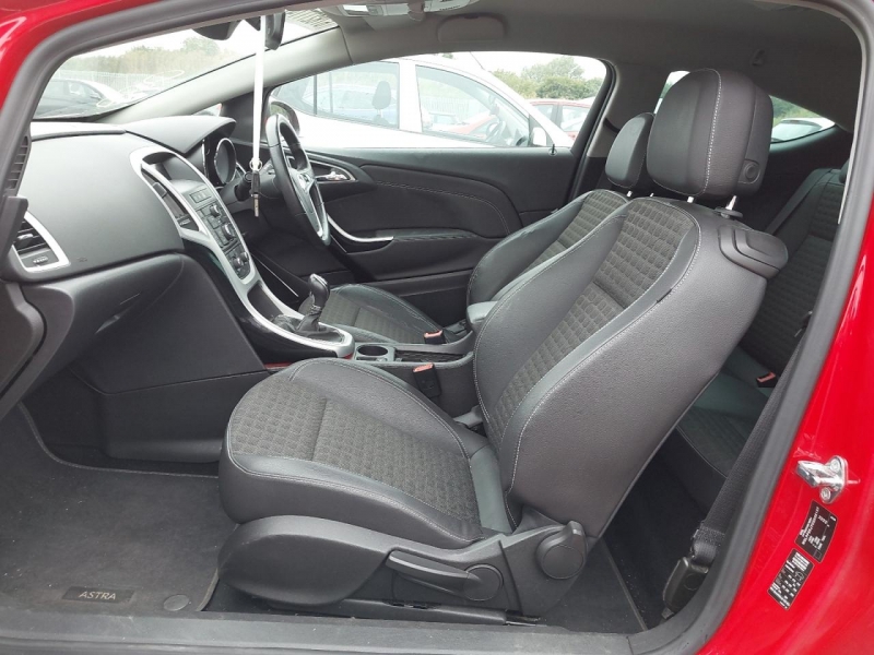 G913, Opel Astra 2011, 1.6, бензин, МКПП