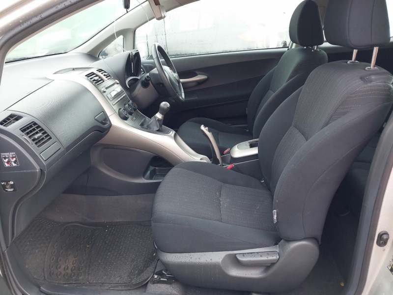 G960, Toyota Auris 2008, 1.6, бензин, МКПП