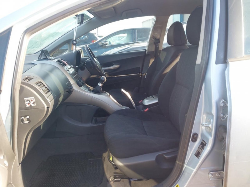 F933, Toyota Auris 2007, 1.6, бензин, МКПП