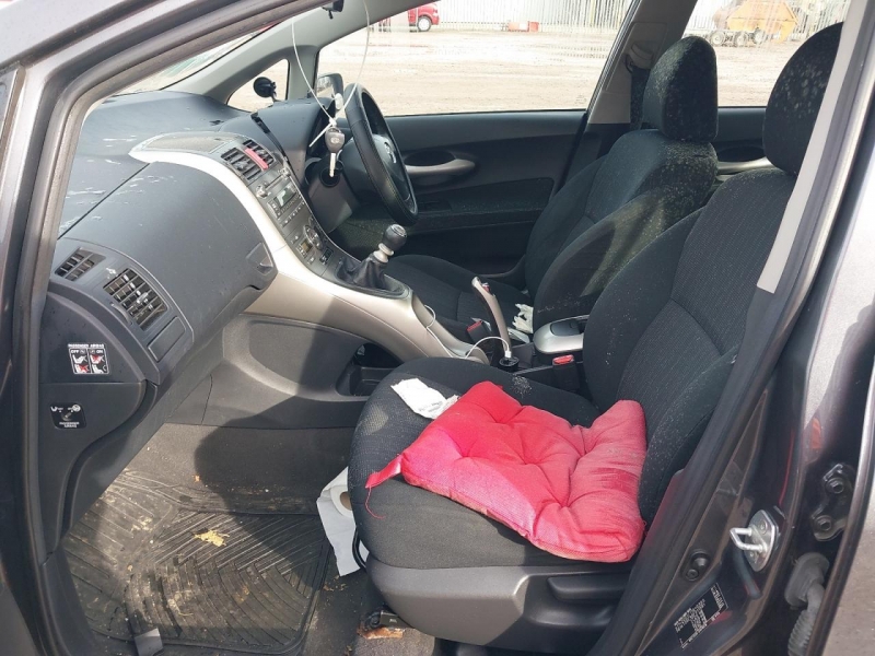 W166, Toyota Auris 2009, 1.3, бензин, МКПП