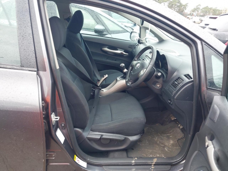 W176, Toyota Auris 2008, 1.6, бензин, МКПП