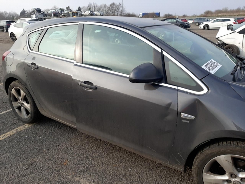 U69, Opel Astra 2012, 1.6, бензин, МКПП