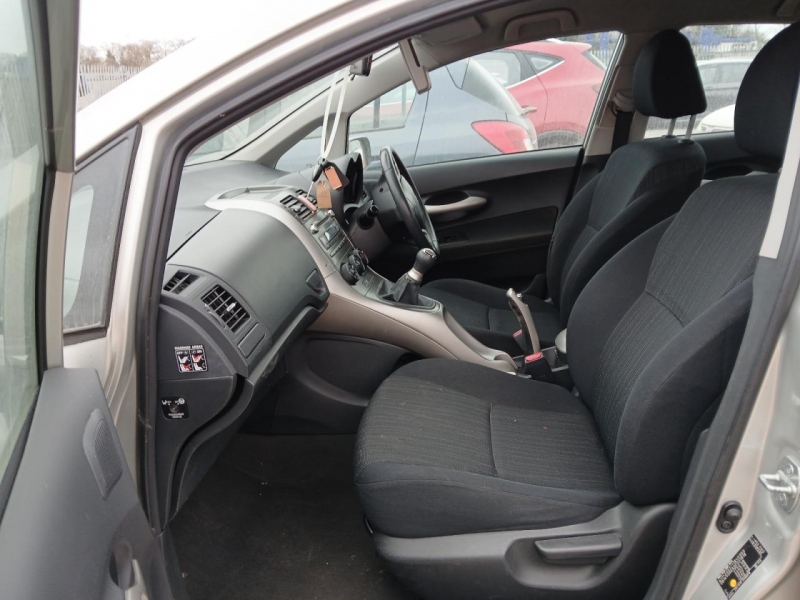 W210, Toyota Auris 2007, 1.6, бензин, МКПП