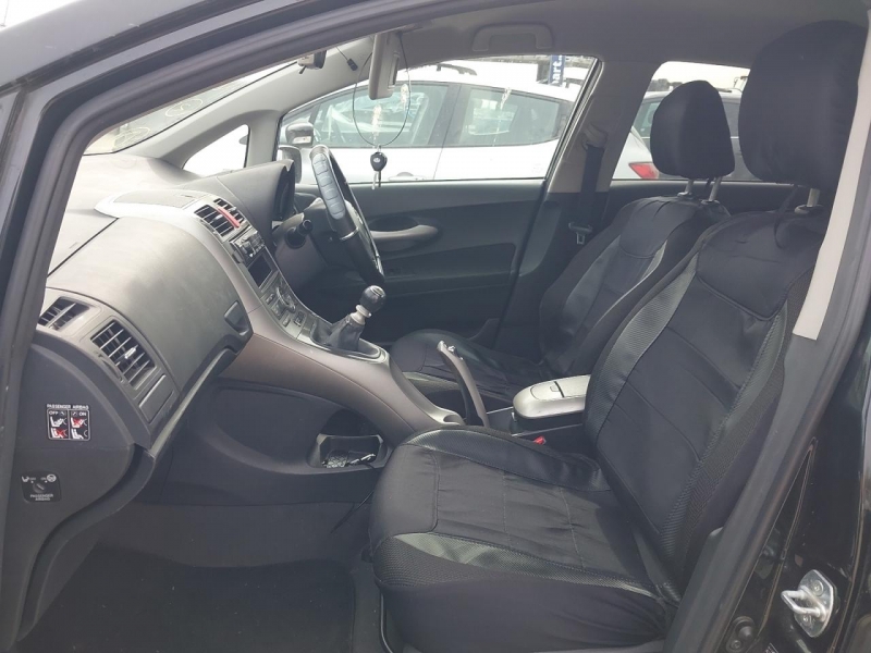 Y26, Toyota Auris 2010, 1.6, бензин, МКПП