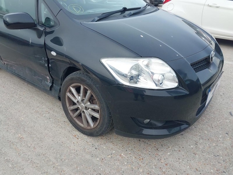 Y26, Toyota Auris 2010, 1.6, бензин, МКПП