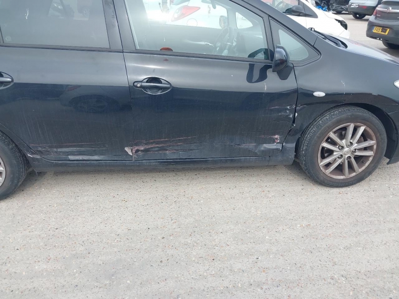 Y26, Toyota Auris 2010, 1.6, бензин, МКПП