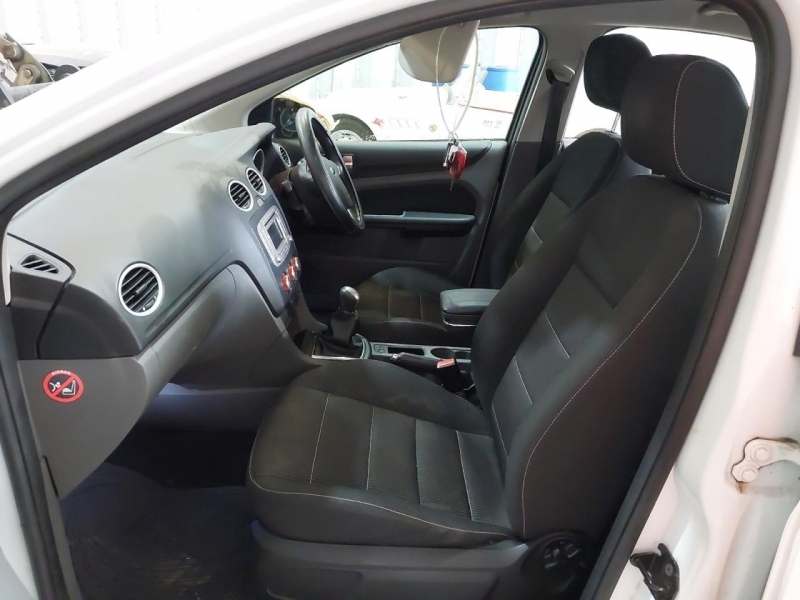 U124, Ford Focus 2011, 1.6, бензин, МКПП