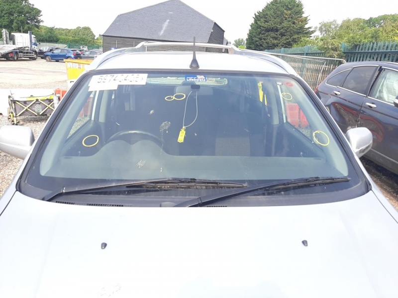 Y74, Honda HR-V 2004, 1.6, бензин, АКПП