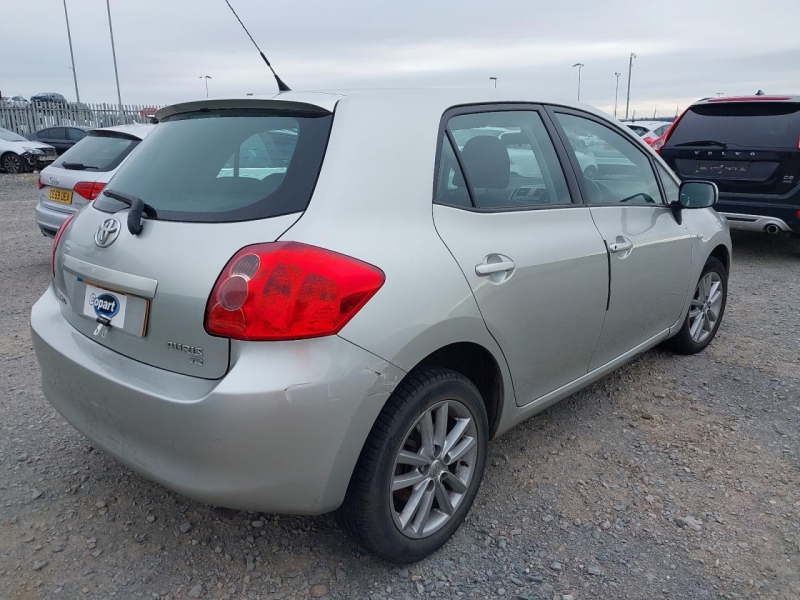 Y98, Toyota Auris 2009, 1.6, бензин, МКПП