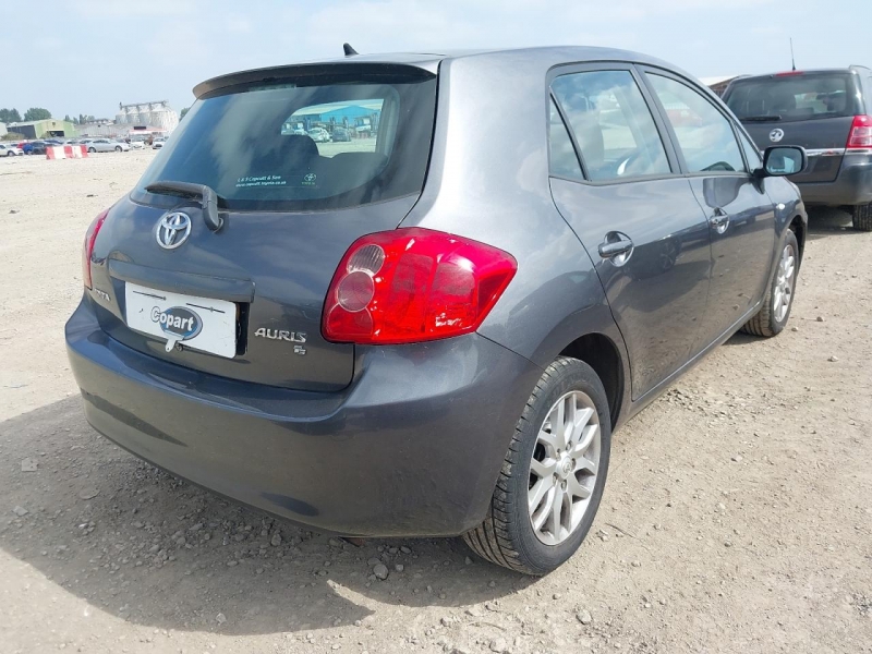 U166, Toyota Auris 2008, 1.6, бензин, МКПП