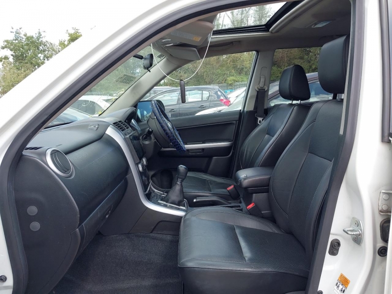 Y112, Suzuki Grand Vitara 2012, 2.4, бензин, МКПП