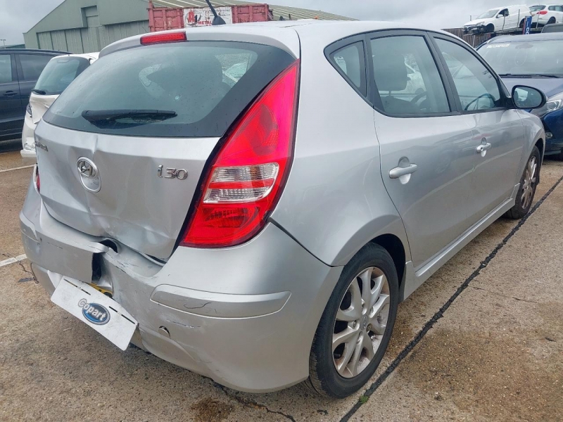 W320, Hyundai i30 2012, 1.4, бензин, МКПП