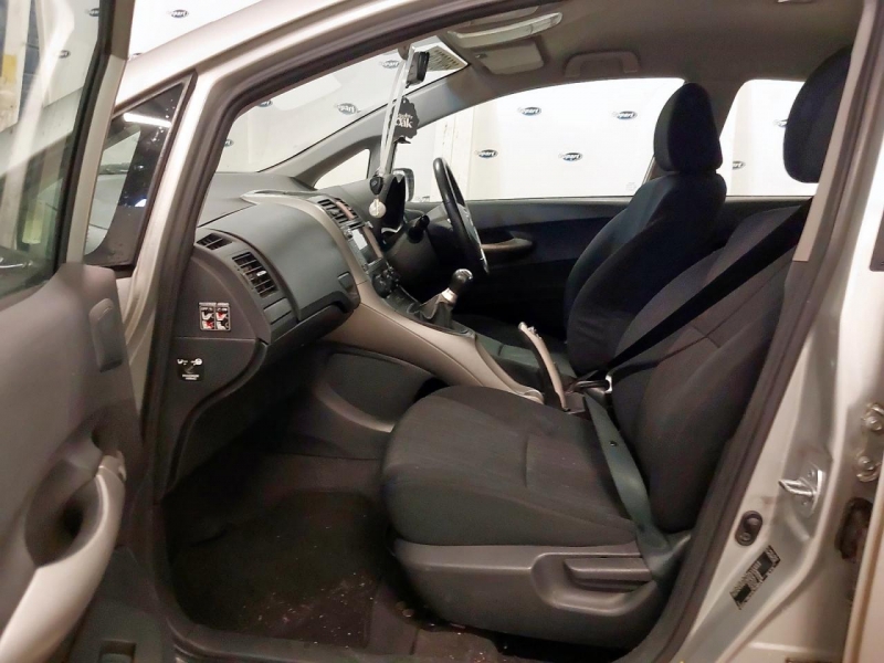 Y156, Toyota Auris 2008, 1.6, бензин, МКПП