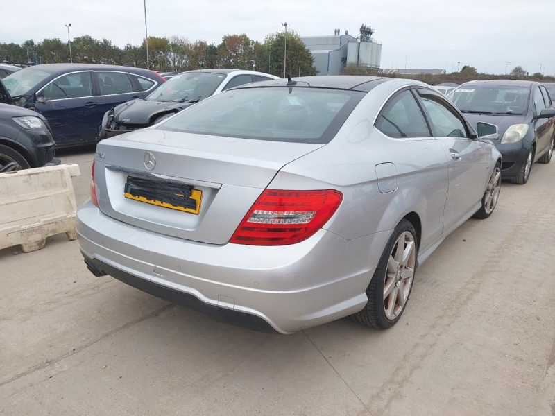 Y162, Mercedes Benz C 2011, 1.8, бензин, МКПП