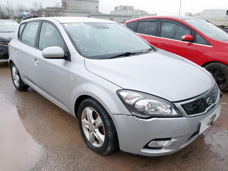 W385, Kia Ceed 2010, 1.6, бензин, МКПП