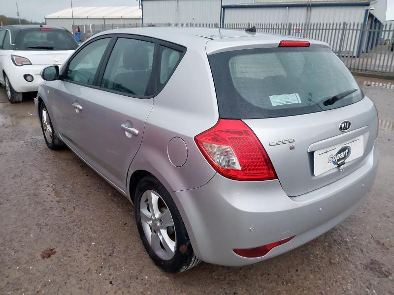 W385, Kia Ceed 2010, 1.6, бензин, МКПП