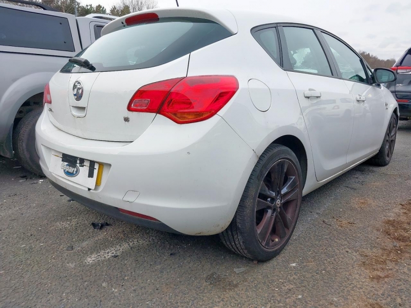 U301, Opel Astra 2012, 1.6, бензин, МКПП