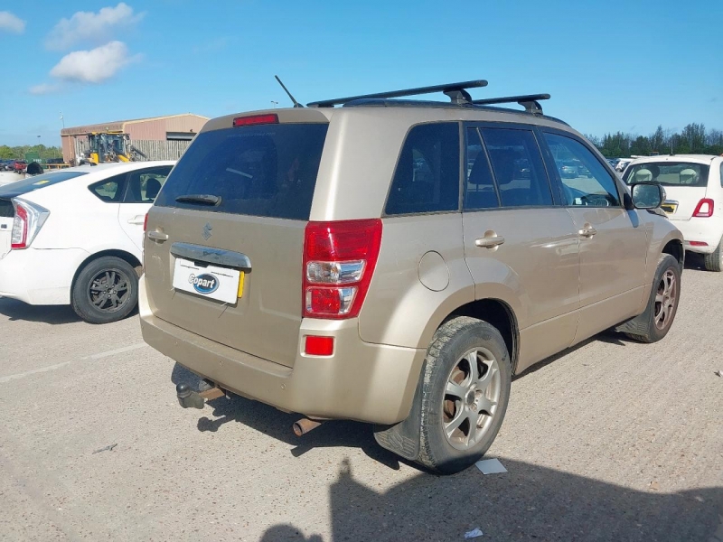 Y239, Suzuki Grand Vitara 2011, 2.4, бензин, МКПП