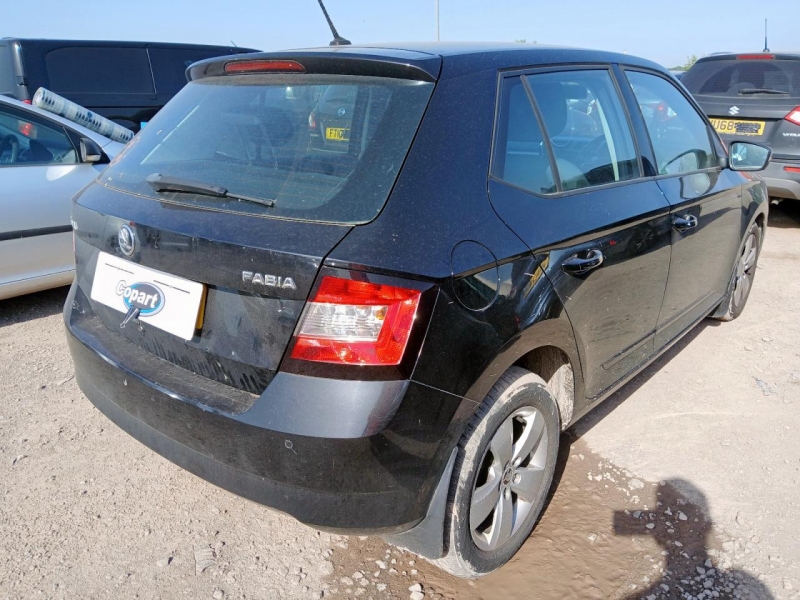 W499, Skoda Fabia 2015, 1.0, бензин, МКПП