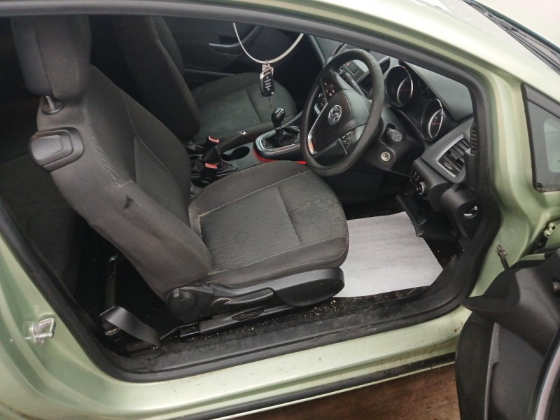 W546, Opel Astra 2012, 1.6, бензин, МКПП