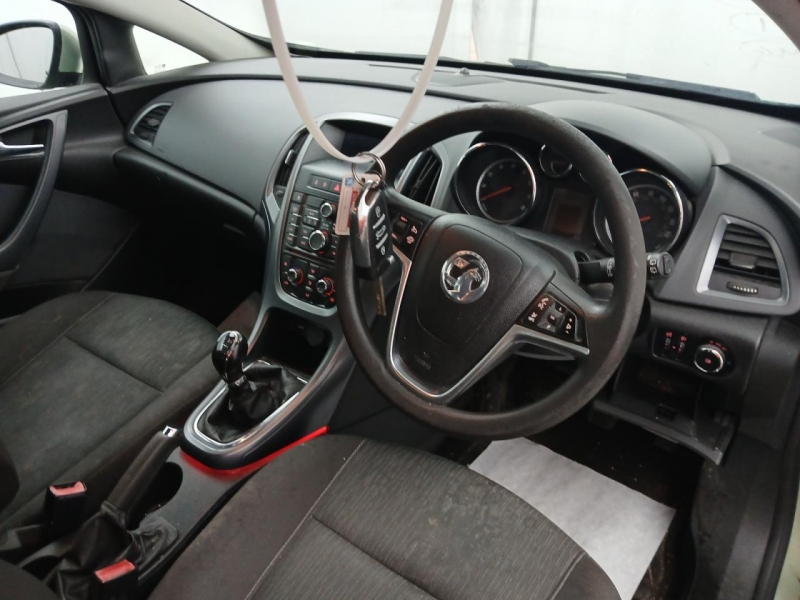 W546, Opel Astra 2012, 1.6, бензин, МКПП