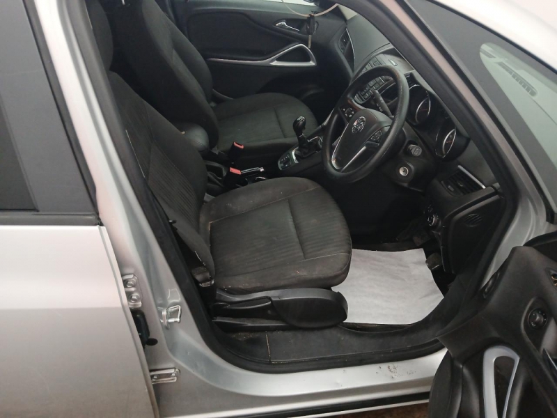 W560, Opel Zafira 2012, 1.4, бензин, МКПП