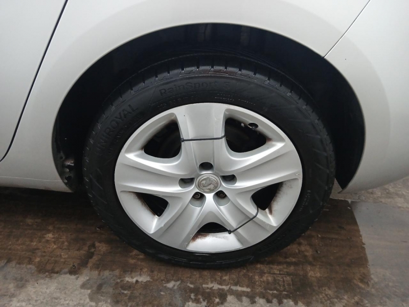 W560, Opel Zafira 2012, 1.4, бензин, МКПП